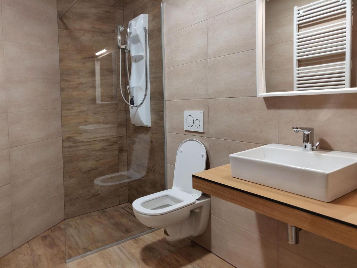 Pubyland Rooms & Apartments Rogatec Exterior foto